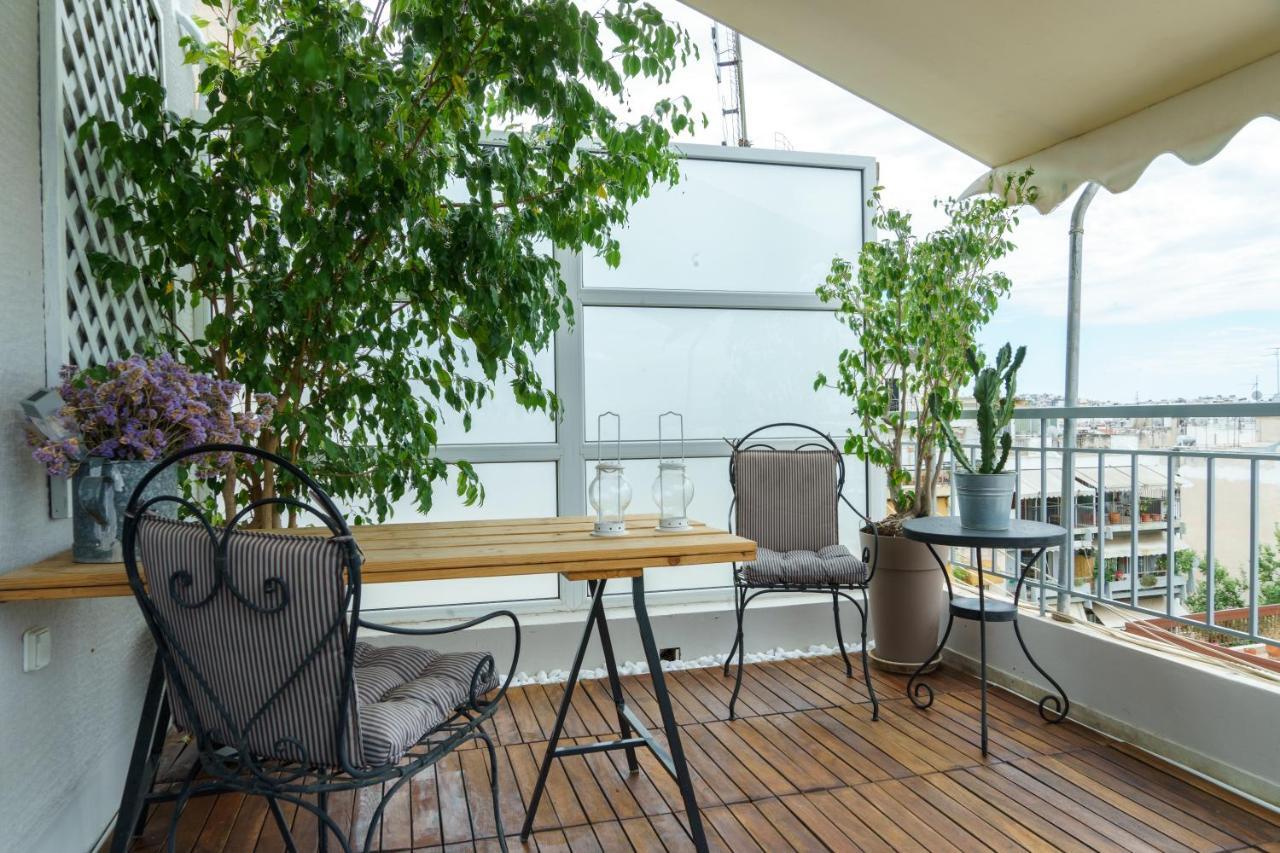 Small & Cozy With Acropolis & Lycabettus View เอเธนส์ ภายนอก รูปภาพ